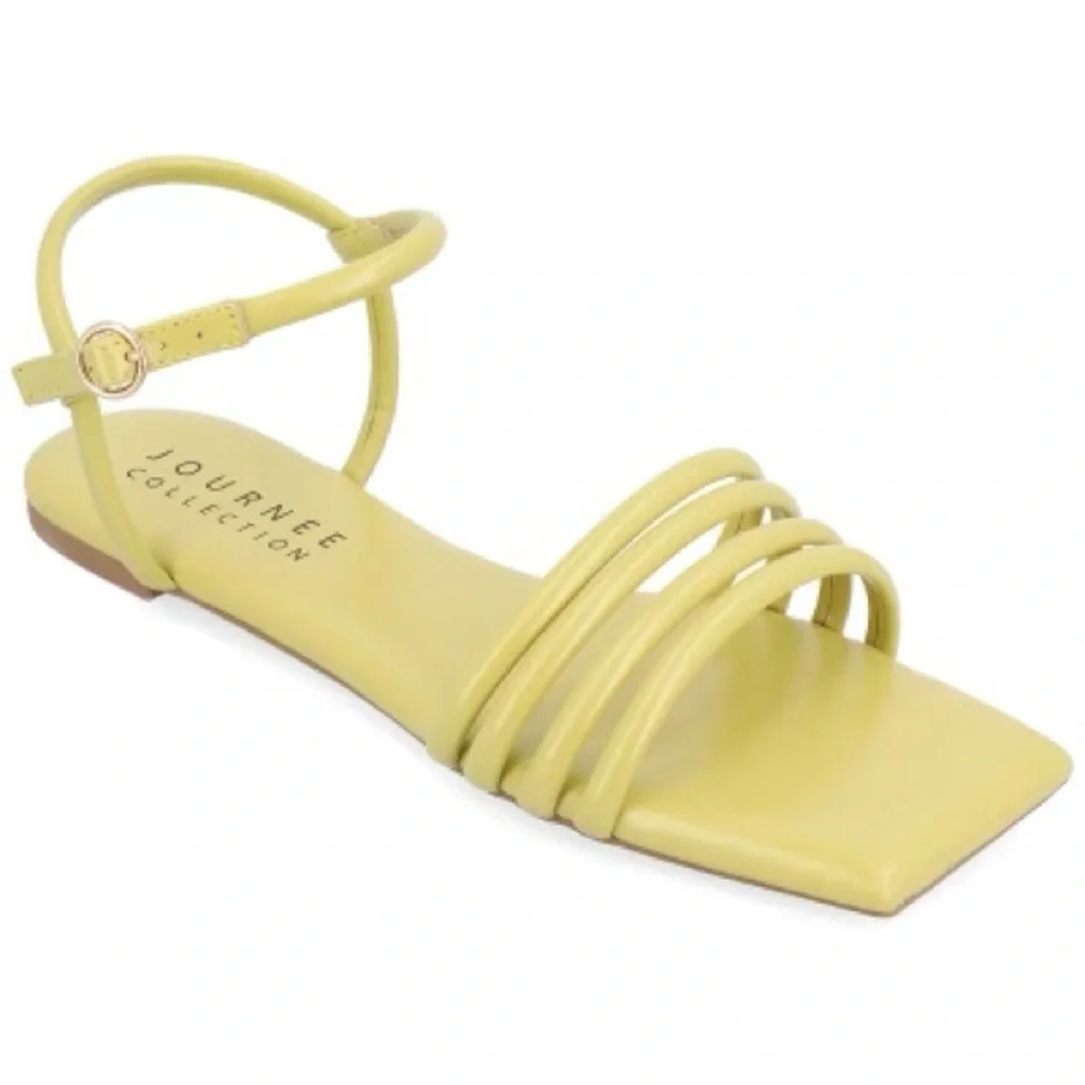 NWB! Journee Collection Lyddea Buckle Multi Strap Sandal Olive